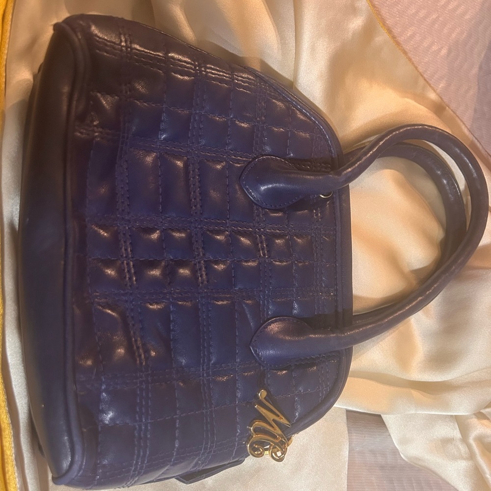 Vintage Mark Cross handbag w/ shoulder strsp.  Royal blue in fabulous condition.